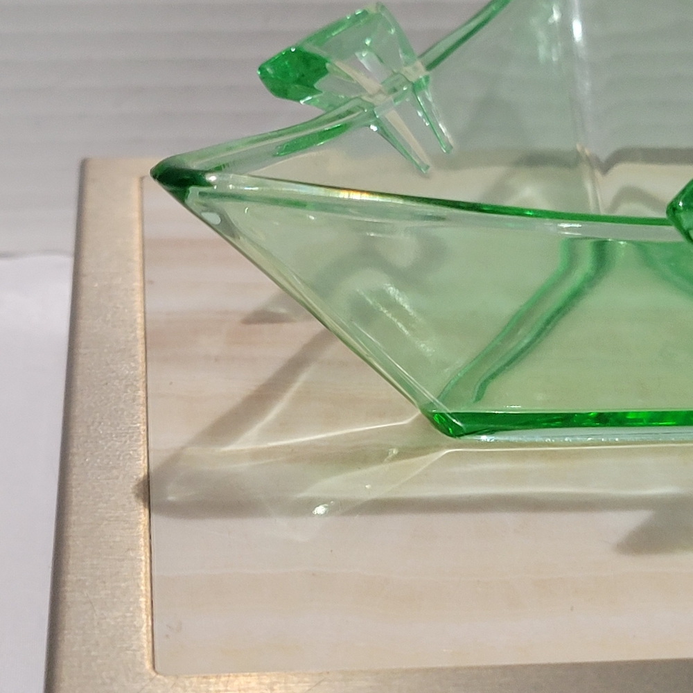 Heisey Moongleam glass mint green triangle dish candy trinket Vtg w Trihandled